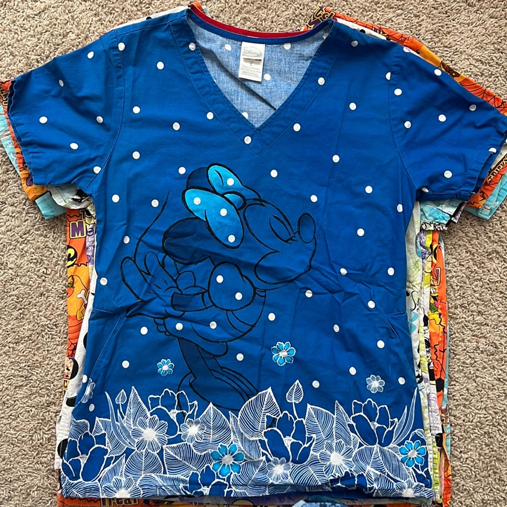 Minnie scrub top